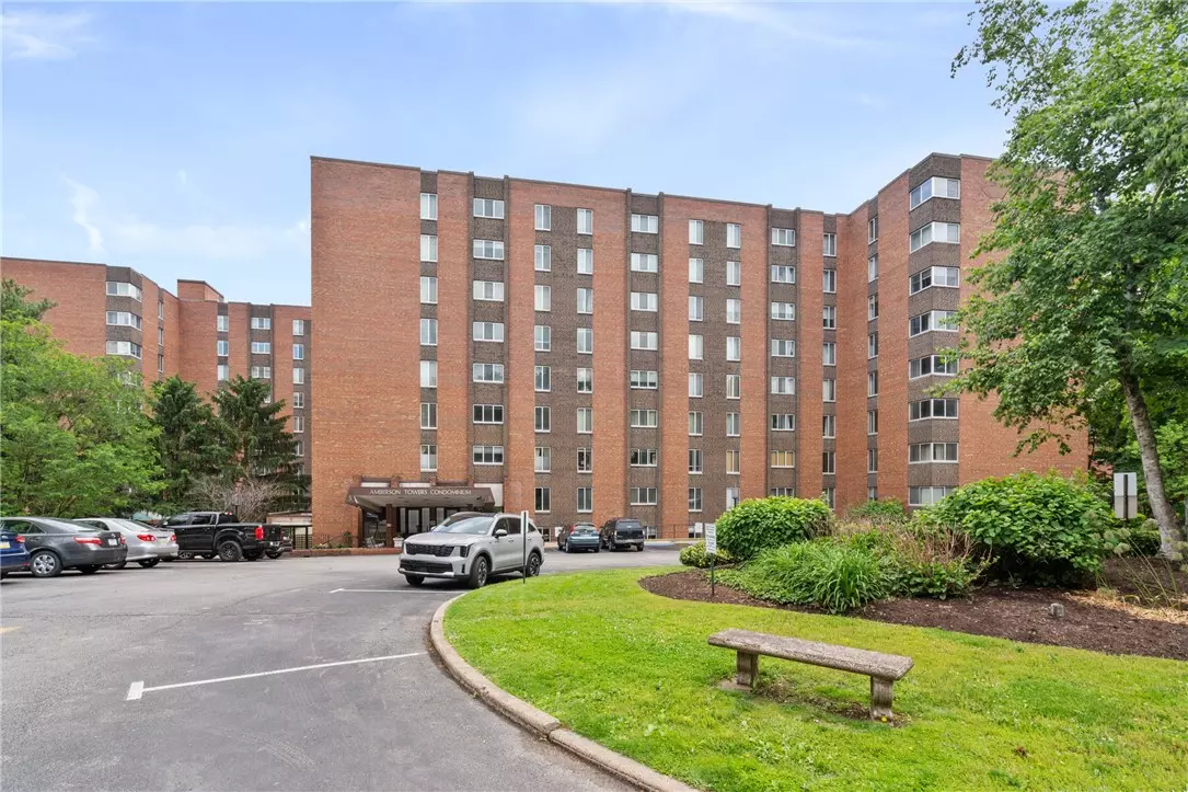 Shadyside, PA 15213,5 Bayard Rd #206