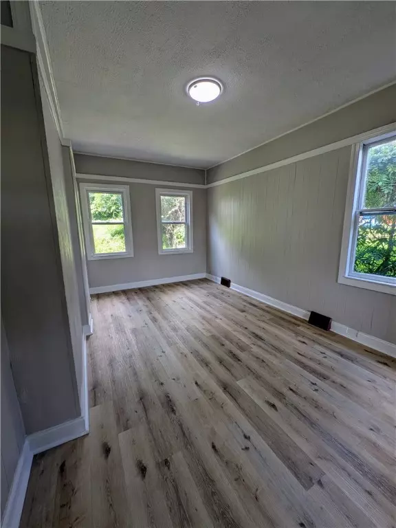 Elliott, PA 15220,817-819 Neidel Street