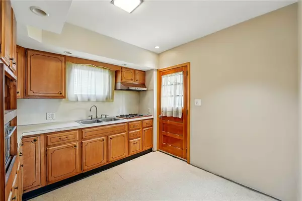 Sharon, PA 16146,139 Wengler Ave