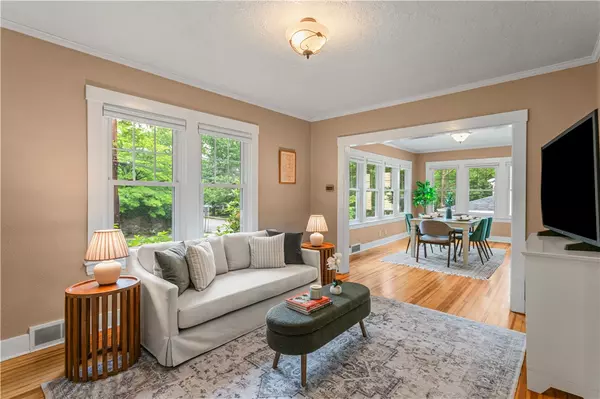 Regent Square, PA 15218,203 W Hutchinson Ave