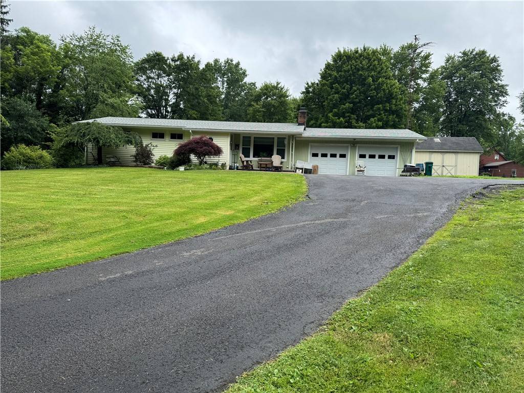 718 State Route 208, Pulaski Twp - Law, PA 16143