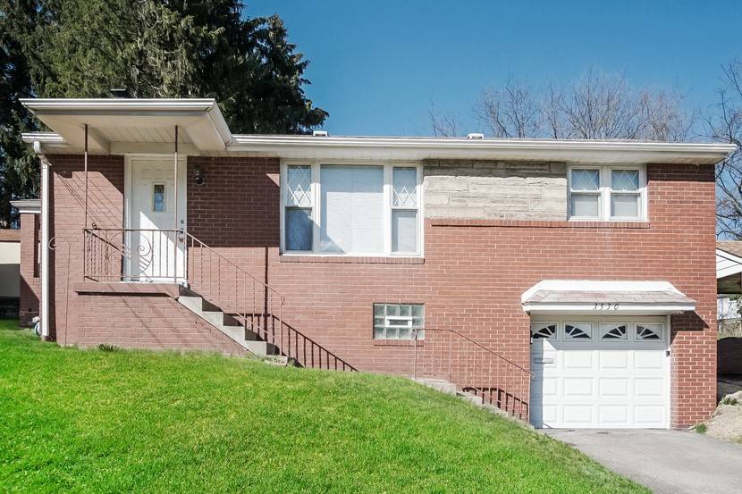 3530 Pinewood Dr, West Homestead, PA 15120