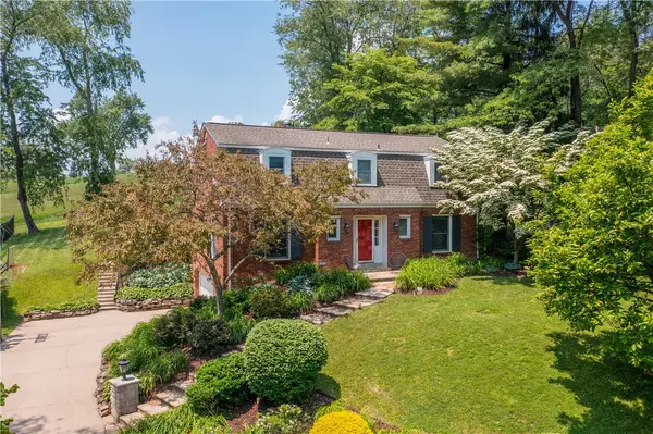 2348 Mill Grove Rd, St Clair, PA 15241