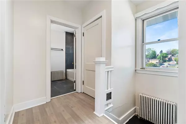 Munhall, PA 15120,3937 Davis Ave