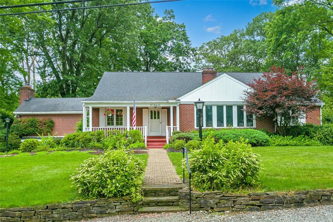 126 Elm Dr, Level Green, PA 15085
