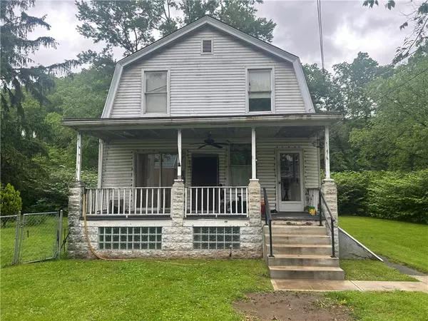 108 Leneake St, Wilkins Twp, PA 15145