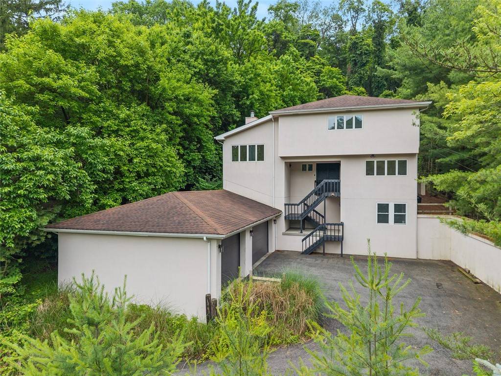 1251 Glencoe Ave, Green Tree, PA 15205
