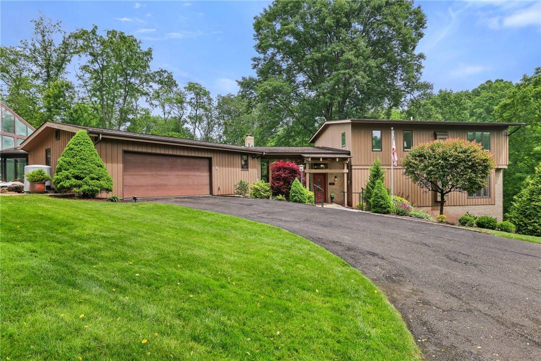 2370 MORROW ROAD, Upper St. Clair, PA 15241