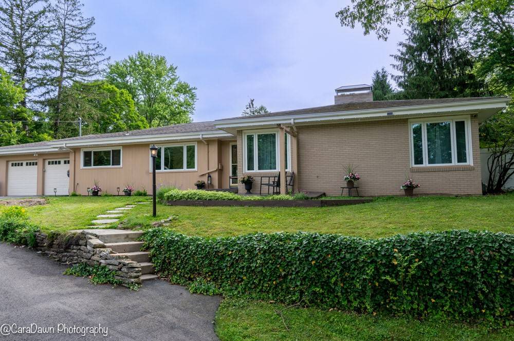 8 Windycrest Dr, Patterson Twp, PA 15010