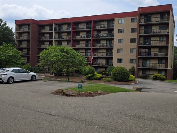 1987 Centurion Dr #202, Forest Hills Boro, PA 15221