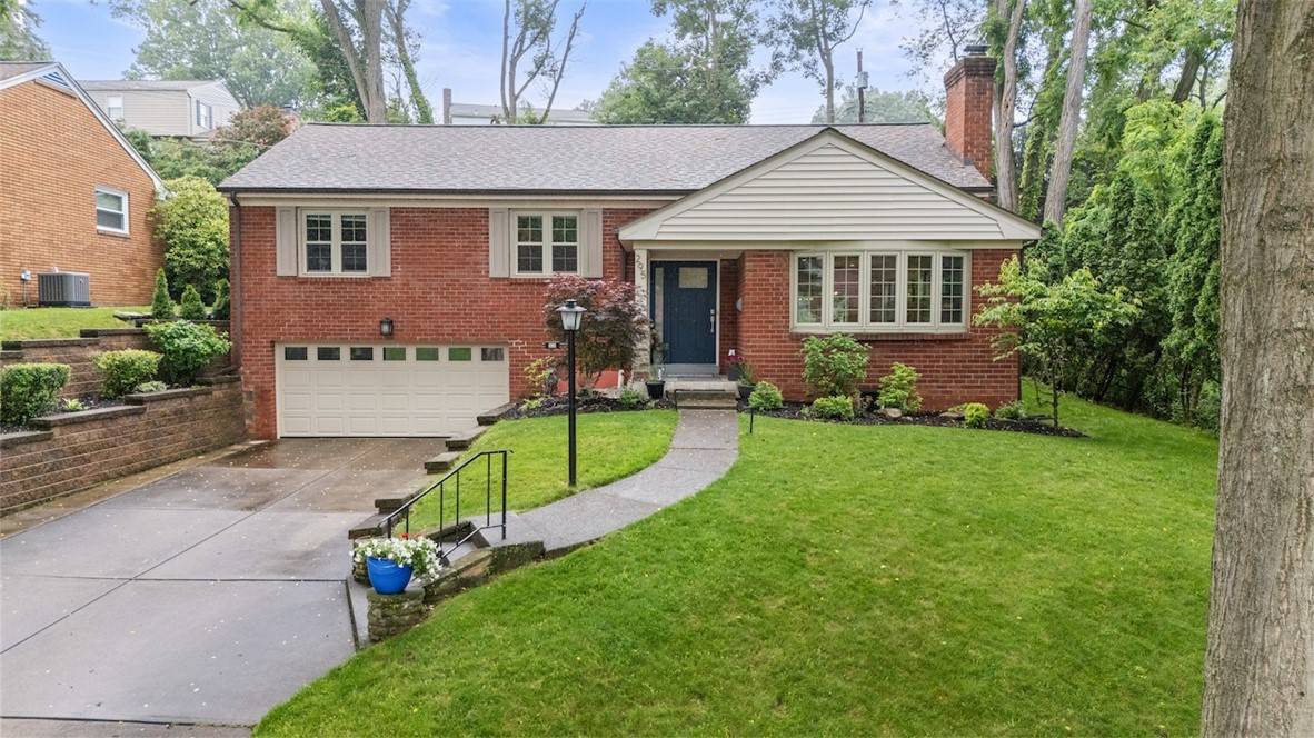295 TWIN HILLS DRIVE, Mt. Lebanon, PA 15216