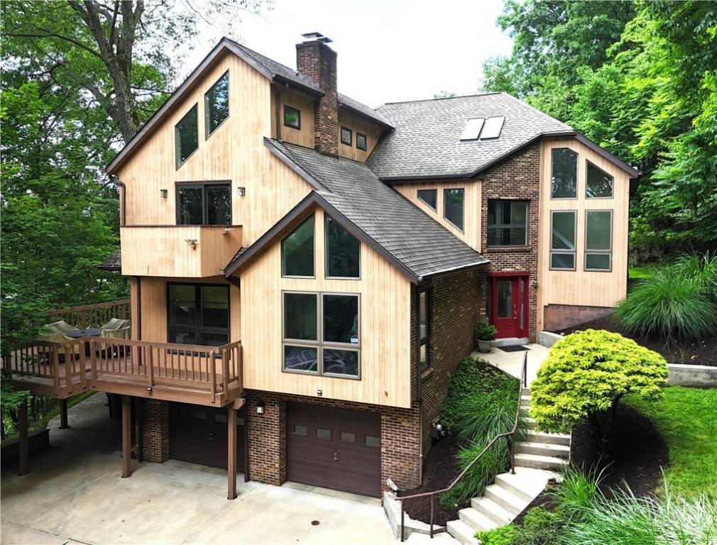 4025 Grand Ave, Hampton, PA 15101