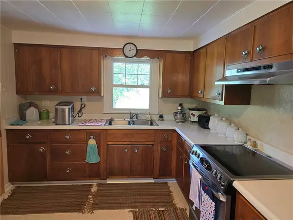 Connoquenessing Twp, PA 16033,250 Woodlands Rd