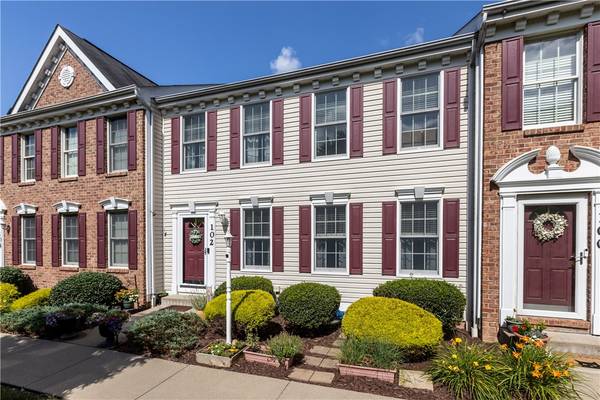 102 Castle View Dr, Kennedy Twp, PA 15136