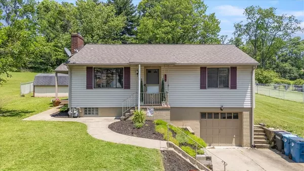 422 Hershey Rd, Penn Hills, PA 15235