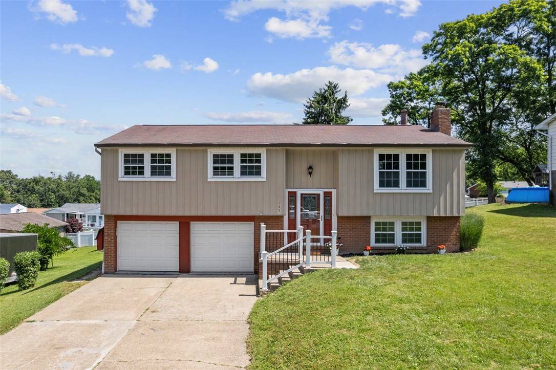 147 Ridgewood Dr, Economy, PA 15042
