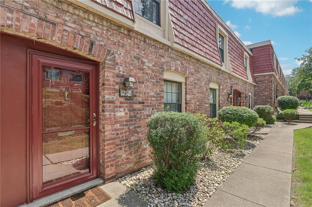1292 Pennsbury Blvd, Pennsbury, PA 15205