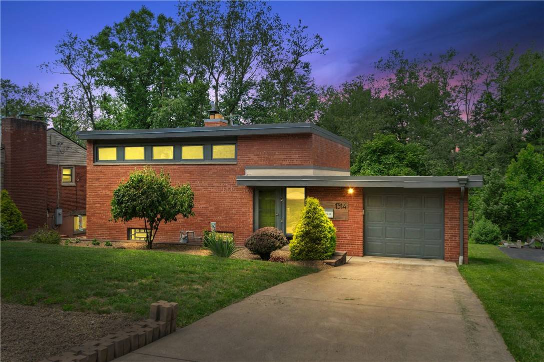 1314 Arrowood Drive, Mt. Lebanon, PA 15243