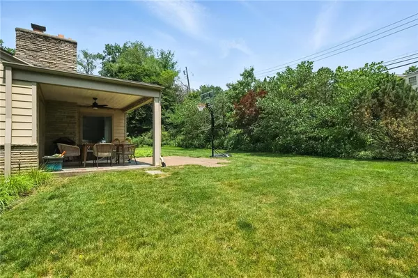 Mt Lebanon, PA 15228,825 White Oak Circle