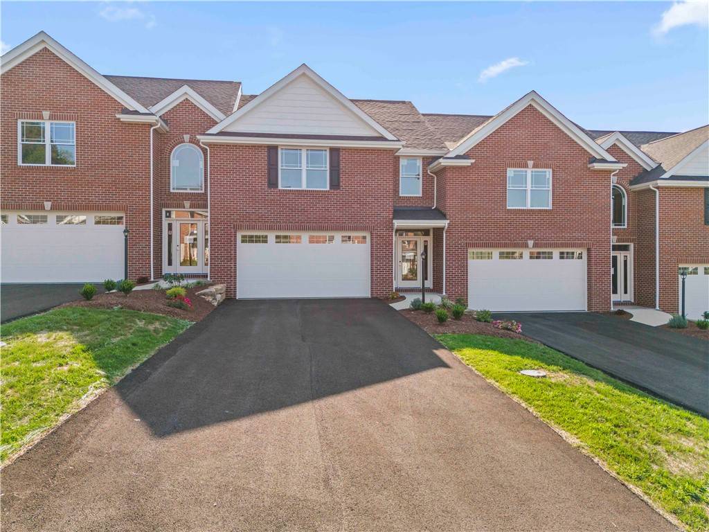 106 Anderson Station, Peters Twp, PA 15367