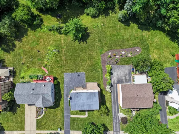 Moon/crescent Twp, PA 15108,309 Windsor Dr