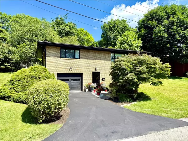 110 Surrey St, Monessen, PA 15062