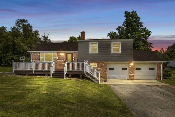 408 Circle Dr, Franklin Twp, PA 16117