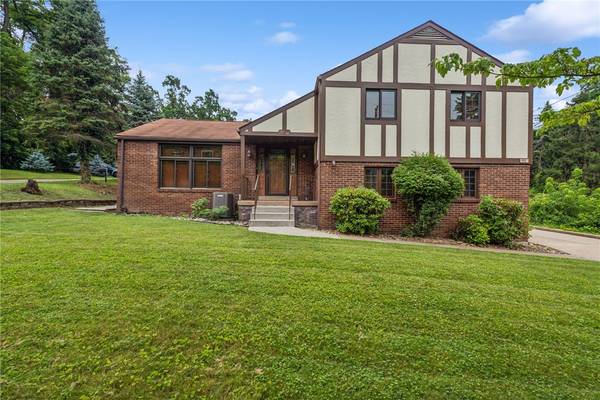 982 Braddock Rd, Forest Hills Boro, PA 15221