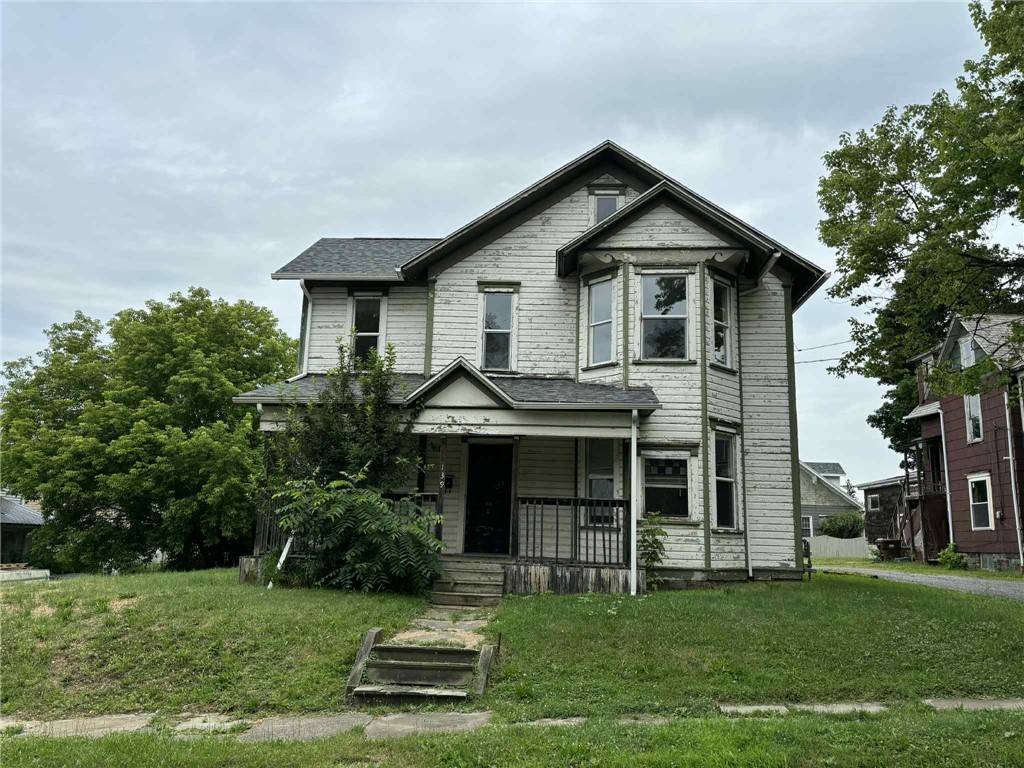 139 N Center St, Grove City Boro, PA 16127