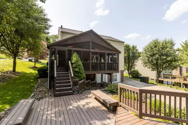 Bethel Park, PA 15102,859 Boulder Dr