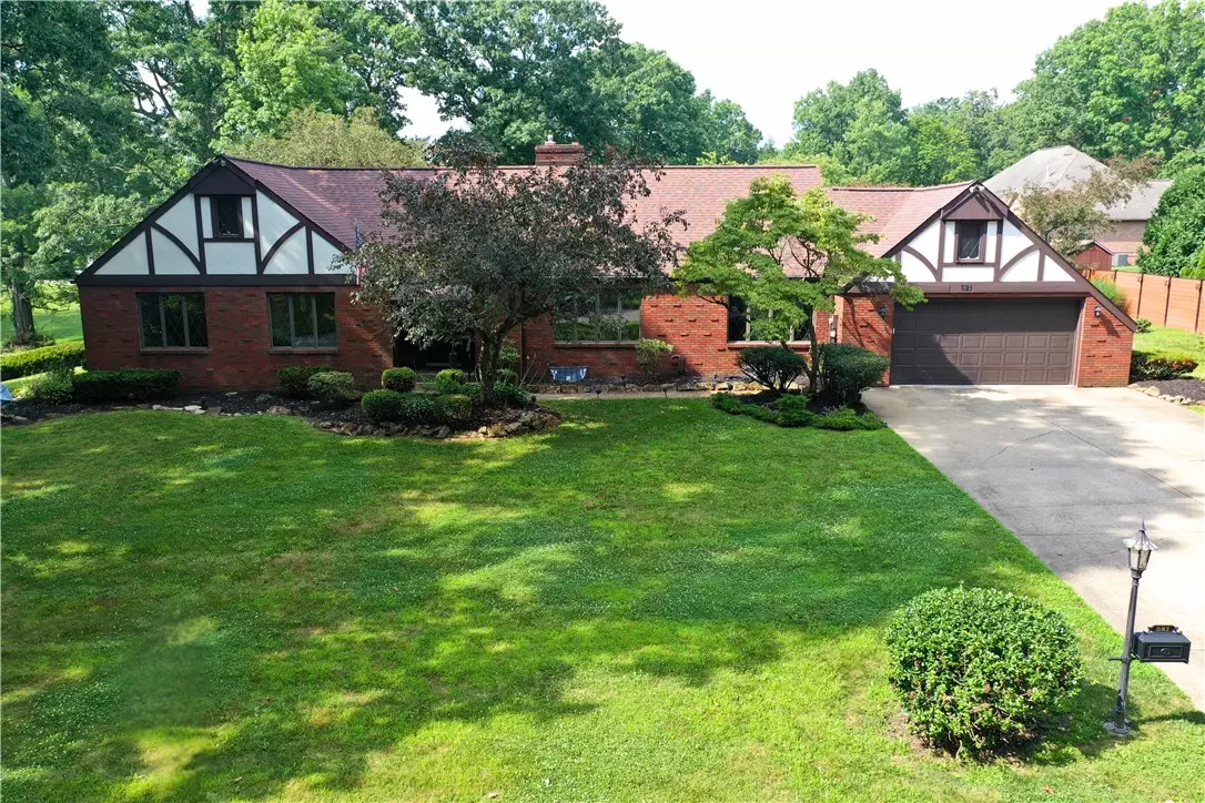 Grove City Boro, PA 16127,521 E Pine Street