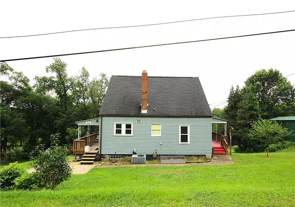 216 Duffy Dr, Moon/crescent Twp, PA 15108
