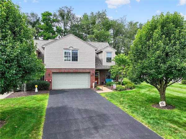 19 Dogwood Dr, Canton Twp, PA 15301