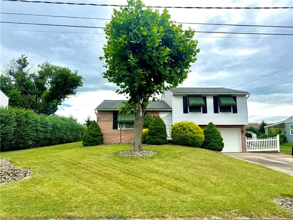 124 Cornell Dr, Center Twp, PA 16001
