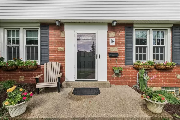 Whitehall, PA 15236,4861 Flamingo Dr