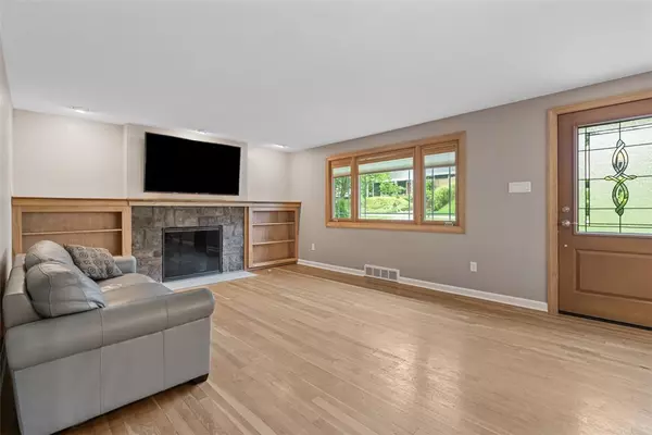 Mt Lebanon, PA 15243,1290 Lakemont Dr