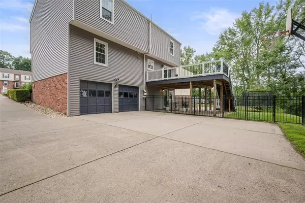 Hampton, PA 15044,4899 Sioux Court