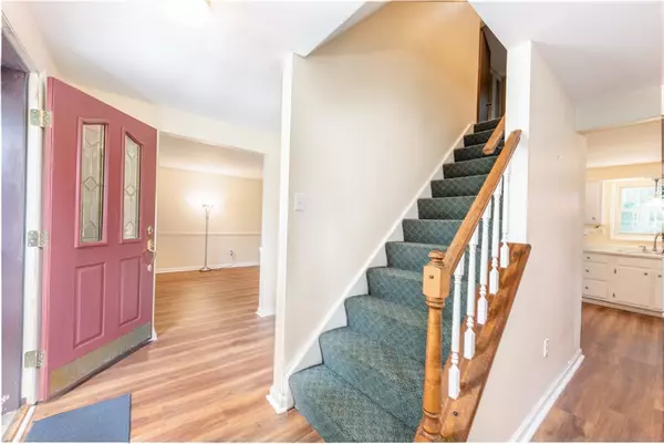 Bethel Park, PA 15102,513 Fruitwood Drive