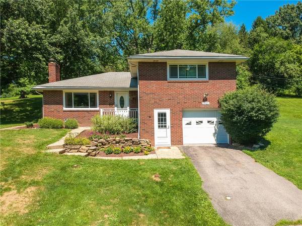 1021 Spring St, Mcdonald, PA 15057