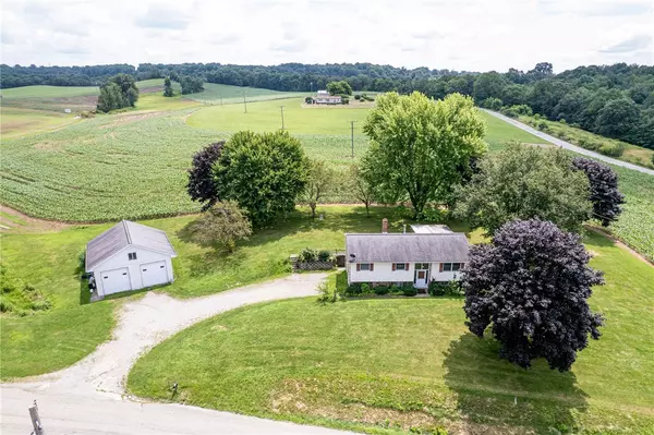 300 Twin Lakes Road, Unity  Twp, PA 15650