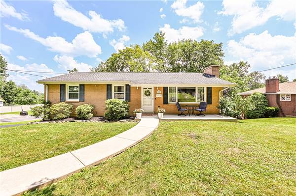 120 Northumberland Dr, Hempfield Twp, PA 15642