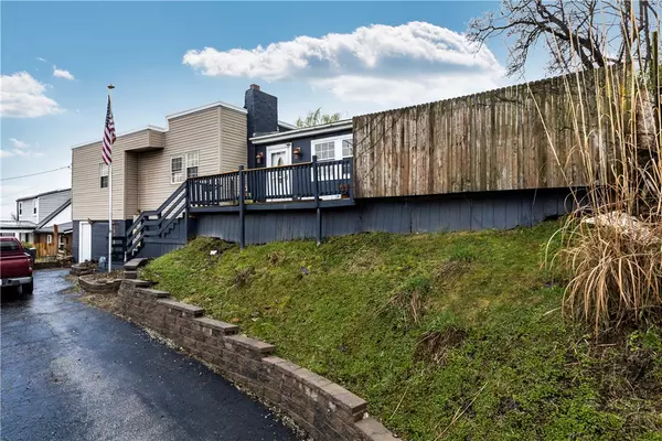 4310 Glencairn Street, West Mifflin, PA 15122