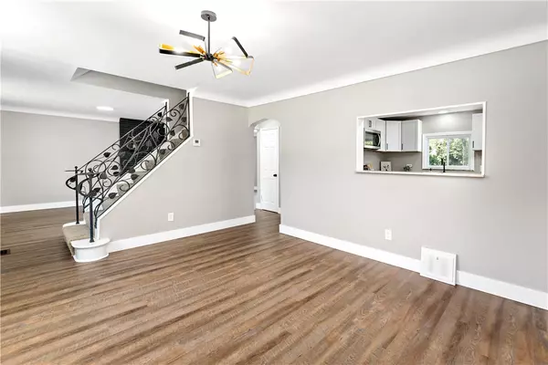 N Versailles, PA 15137,813 Overhill Dr