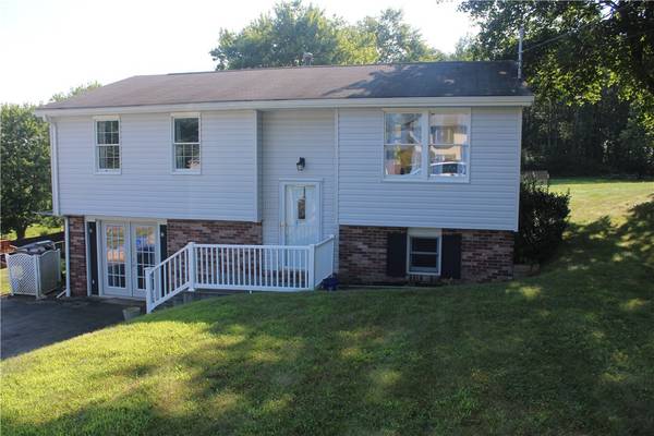 311 Chestnut Dr, Center Twp, PA 16001