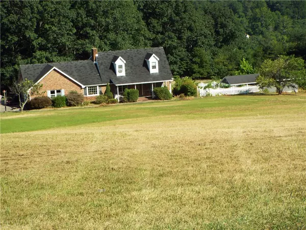 25 Linton Alley, East Bethlehem, PA 15333