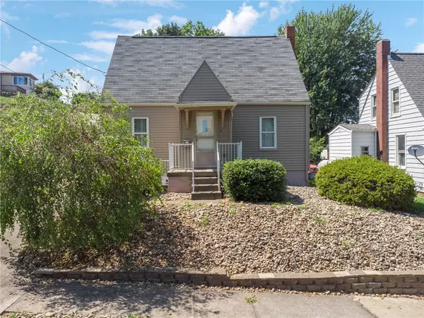 705 Ash Street, Jeannette, PA 15644