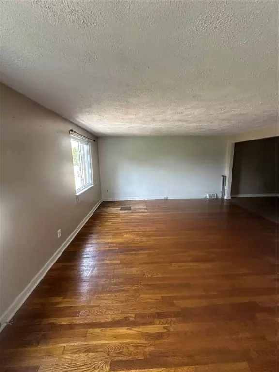 Pittsburgh, PA 15220,1811 Greentree Rd.