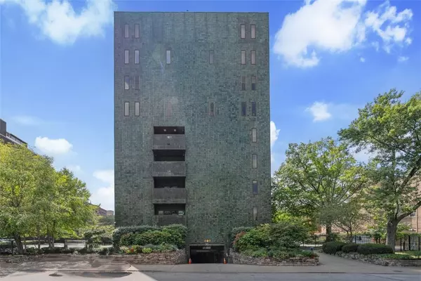 540 N Neville #303, Oakland, PA 15213