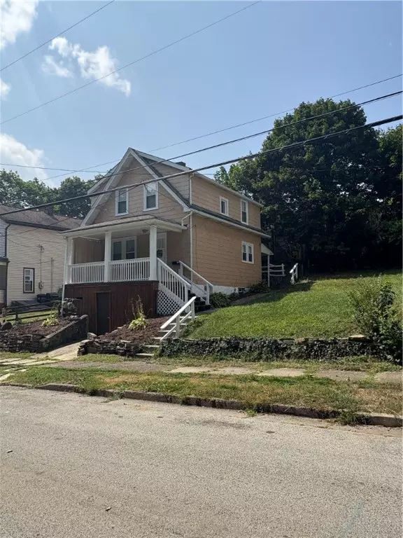 213 N GOOD ST, Jeannette, PA 15644