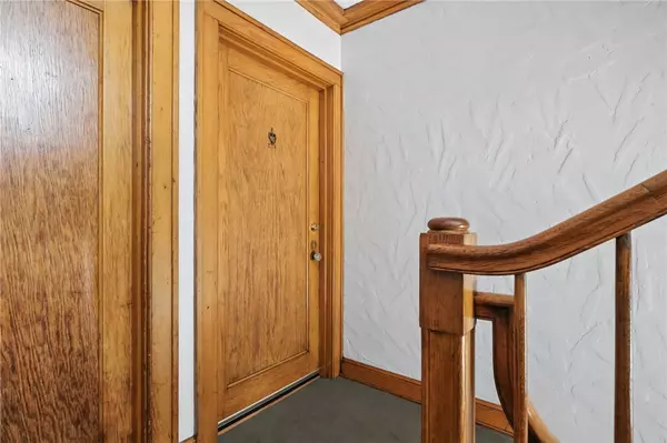 Mt Lebanon, PA 15228,722 Wisteria Ave #G2